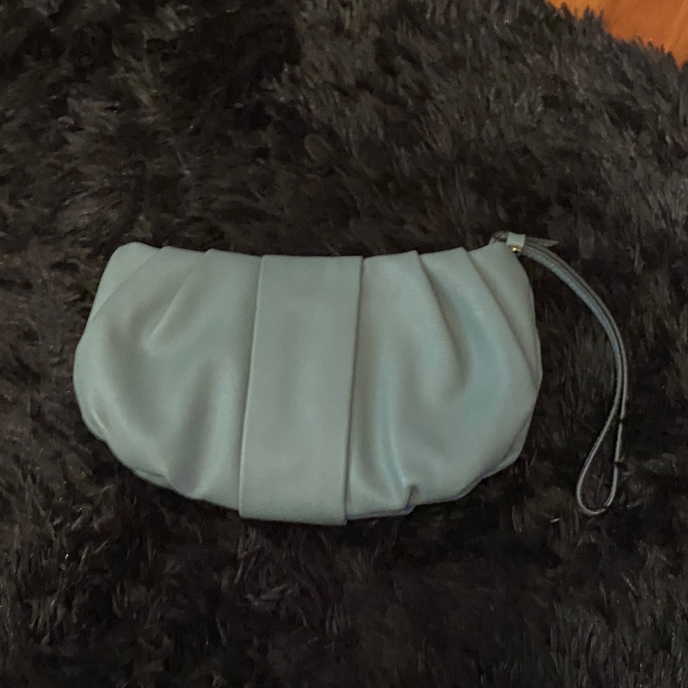 Simply Vera Vera Wang Slate Blue Pleated Wristlet - Picture 5 of 5
